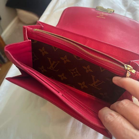 Louis Vuitton wallet on chain - Picture 7 of 14